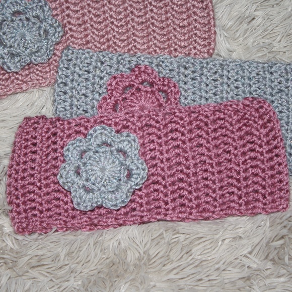Beautiful NWOT Winter Crocheted Earwarmers - Picture 4 of 8